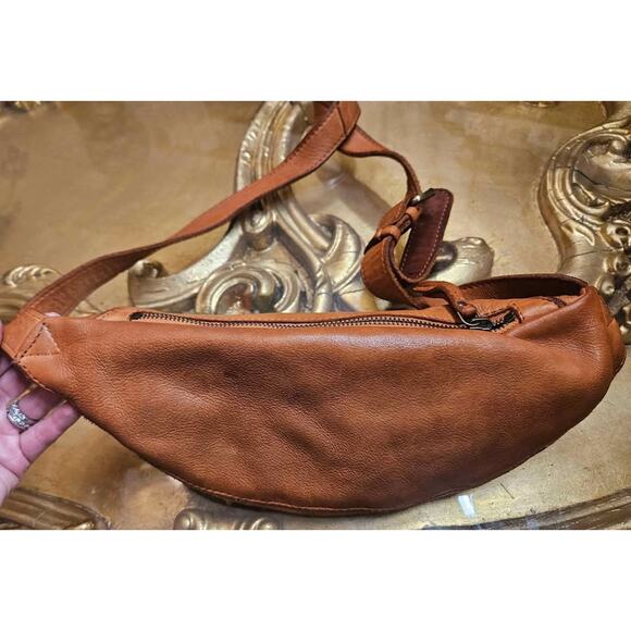 Marta Ponti Leather Crossbody – Bedazzled Boho Belt Bag Vibes - Picture 5 of 10